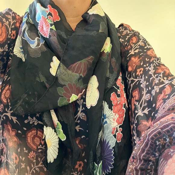 Yves Saint Laurent Silk Chiffon Large SCARF Snake Love 48" X 48" - Picture 13 of 15